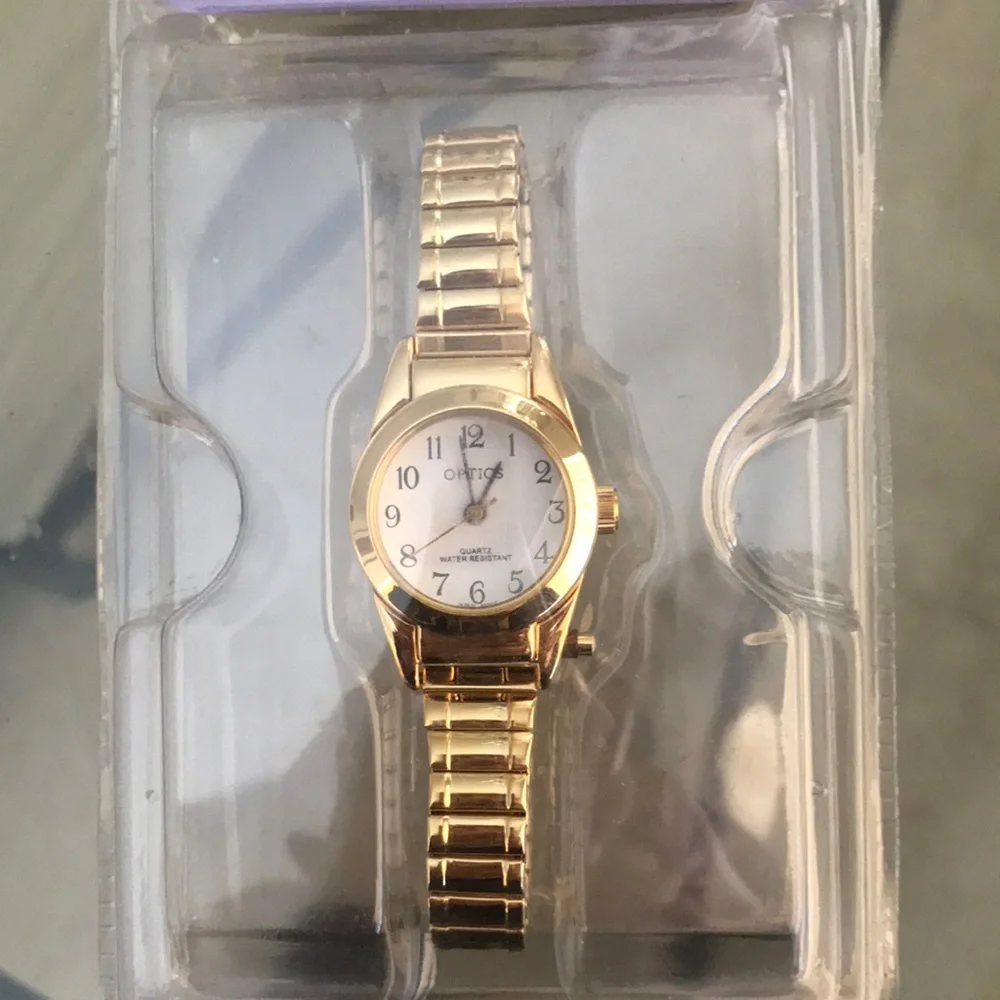 Optics quartz watch